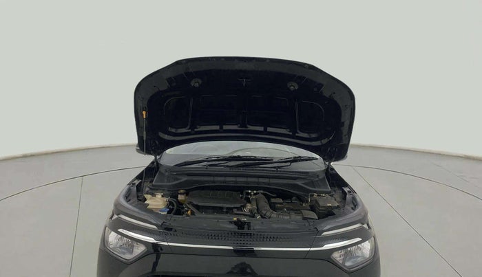 2023 KIA CARENS PRESTIGE PLUS 1.5 PETROL DCT 7 STR, Petrol, Automatic, 27,100 km, Open Bonet