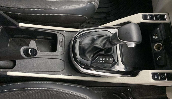 2023 KIA CARENS PRESTIGE PLUS 1.5 PETROL DCT 7 STR, Petrol, Automatic, 27,100 km, Gear Lever