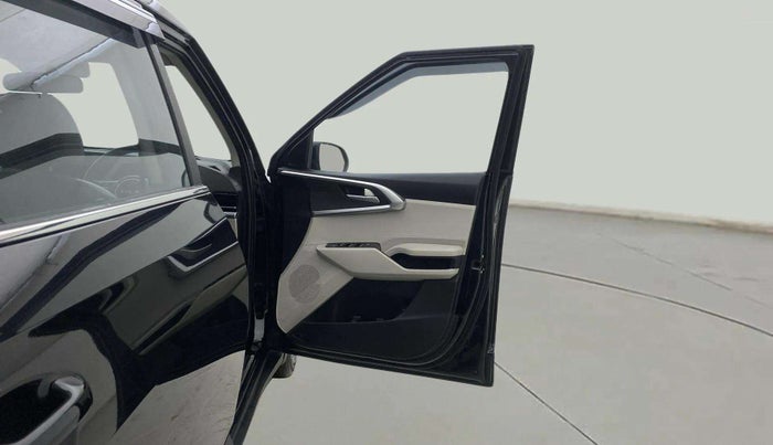 2023 KIA CARENS PRESTIGE PLUS 1.5 PETROL DCT 7 STR, Petrol, Automatic, 27,100 km, RHS Front Door