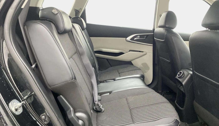 2023 KIA CARENS PRESTIGE PLUS 1.5 PETROL DCT 7 STR, Petrol, Automatic, 27,100 km, Right Side Rear Door Cabin