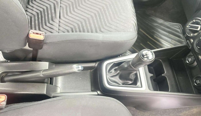 2018 Maruti Swift VXI, Petrol, Manual, 77,292 km, Gear Lever