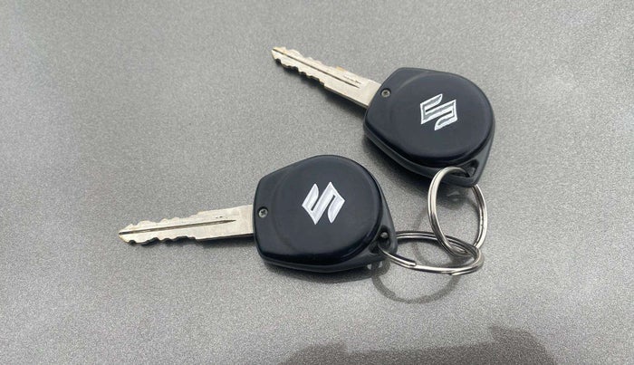 2018 Maruti Swift VXI, Petrol, Manual, 77,292 km, Key Close Up