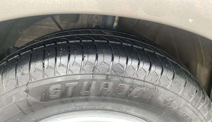 2018 Maruti Swift VXI, Petrol, Manual, 77,292 km, Left Front Tyre Tread