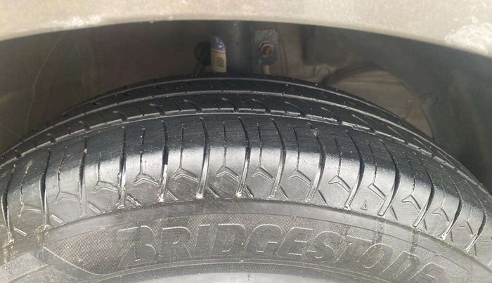 2018 Maruti Swift VXI, Petrol, Manual, 77,292 km, Right Front Tyre Tread