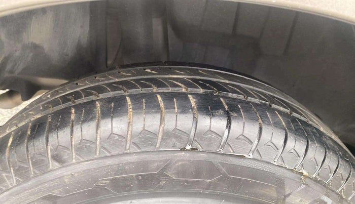2018 Maruti Swift VXI, Petrol, Manual, 77,292 km, Right Rear Tyre Tread