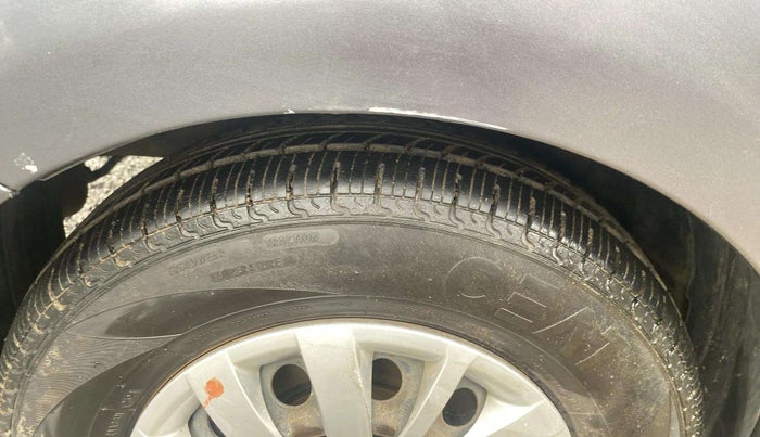 2015 Hyundai i10 SPORTZ 1.1, Petrol, Manual, 45,628 km, Left Front Tyre Tread