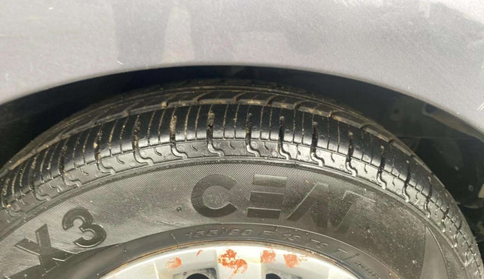2015 Hyundai i10 SPORTZ 1.1, Petrol, Manual, 45,628 km, Right Front Tyre Tread