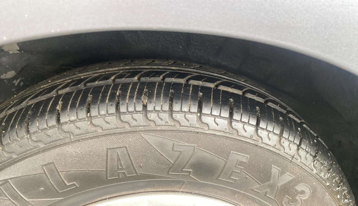 2015 Hyundai i10 SPORTZ 1.1, Petrol, Manual, 45,628 km, Right Rear Tyre Tread