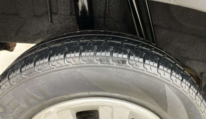 2016 Renault Kwid RXL, Petrol, Manual, 39,225 km, Right Rear Tyre Tread