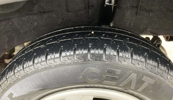 2016 Renault Kwid RXL, Petrol, Manual, 39,225 km, Left Rear Tyre Tread