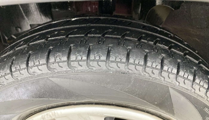 2016 Renault Kwid RXL, Petrol, Manual, 39,225 km, Left Front Tyre Tread