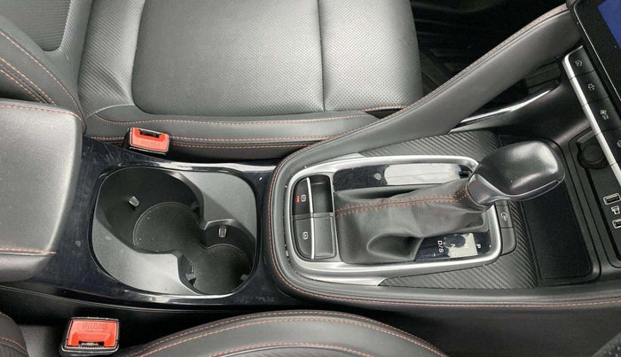 2022 MG ASTOR SHARP 1.3 TURBO AT, Petrol, Automatic, 17,445 km, Gear Lever
