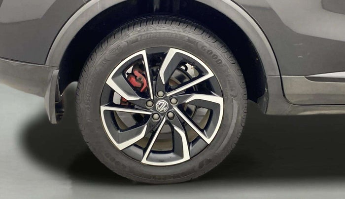 2022 MG ASTOR SHARP 1.3 TURBO AT, Petrol, Automatic, 17,445 km, Right Rear Wheel