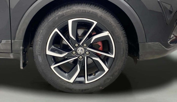 2022 MG ASTOR SHARP 1.3 TURBO AT, Petrol, Automatic, 17,445 km, Right Front Wheel