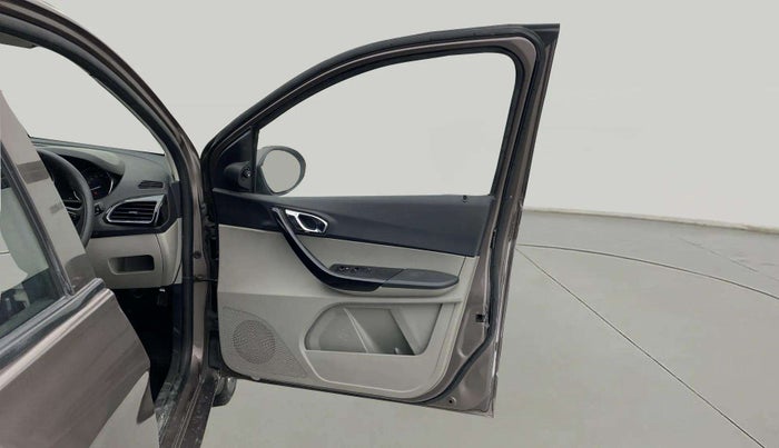 2018 Tata Tiago XZA PETROL, Petrol, Automatic, 58,353 km, RHS Front Door