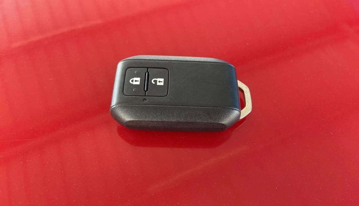 2023 Maruti BREZZA ZXI + SMART HYBRID, Petrol, Manual, 8,561 km, Key Close Up