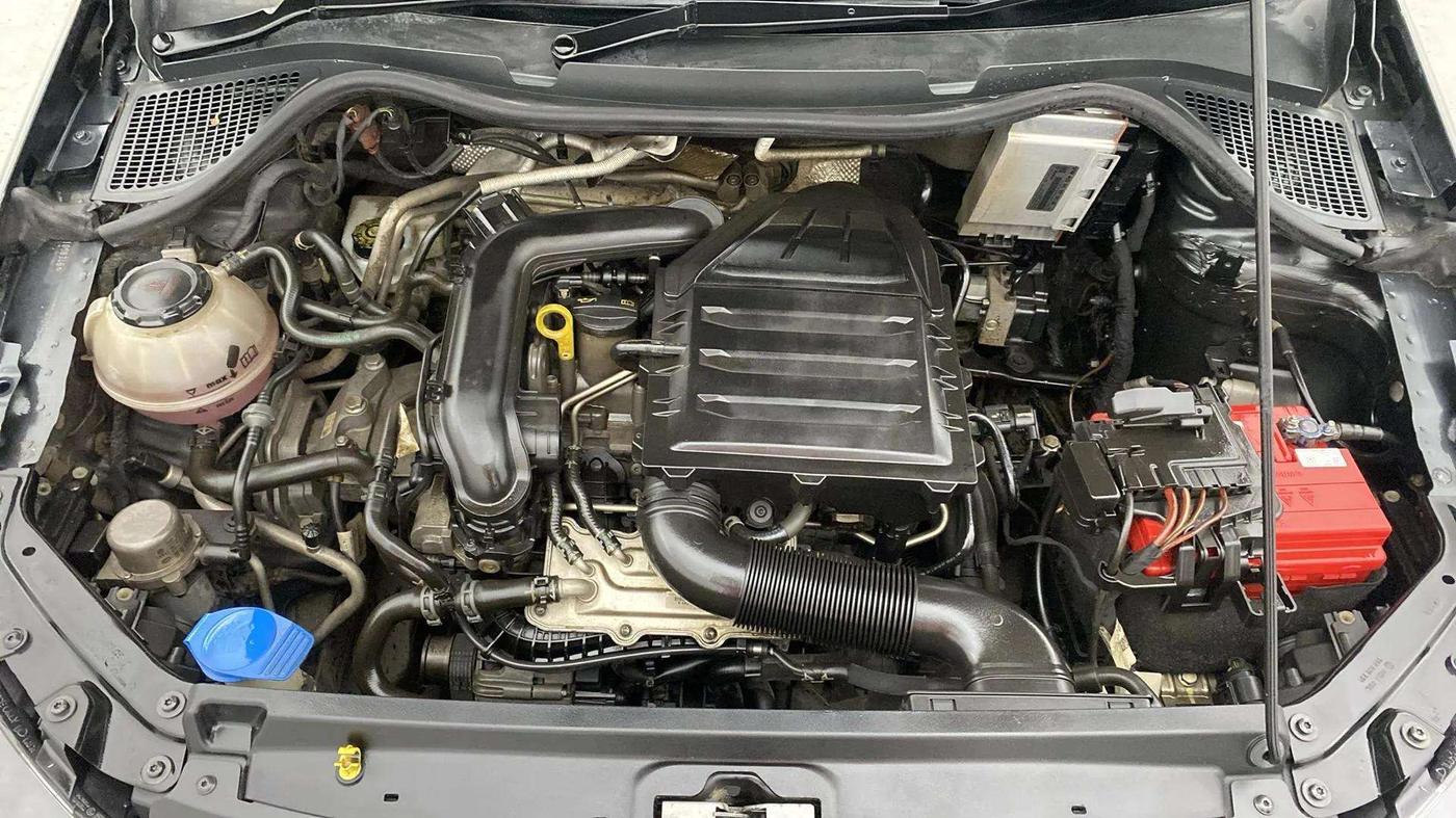 2020 Volkswagen Polo HIGHLINE PLUS 1.0L TSI, Petrol, Manual, 48,837 km, Engine View