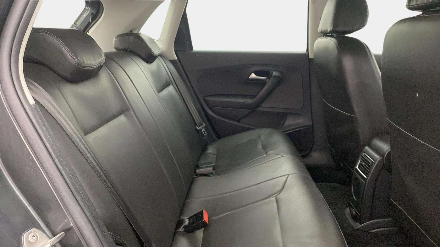 2020 Volkswagen Polo HIGHLINE PLUS 1.0L TSI, Petrol, Manual, 48,837 km, Right Side Rear Door Cabin