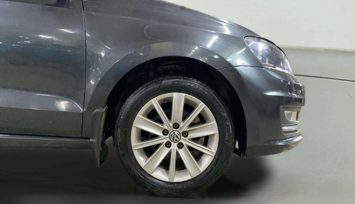 2017 Volkswagen Vento HIGHLINE PETROL AT, Petrol, Automatic, 14,405 km, Right Front Wheel