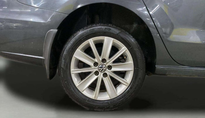 2017 Volkswagen Vento HIGHLINE PETROL AT, Petrol, Automatic, 14,405 km, Right Rear Wheel