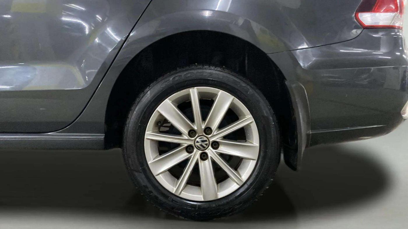 2017 Volkswagen Vento HIGHLINE PETROL AT, Petrol, Automatic, 14,405 km, Left Rear Wheel