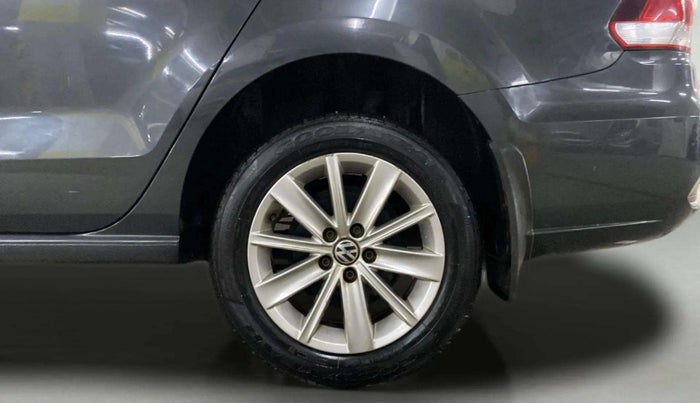 2017 Volkswagen Vento HIGHLINE PETROL AT, Petrol, Automatic, 14,405 km, Left Rear Wheel