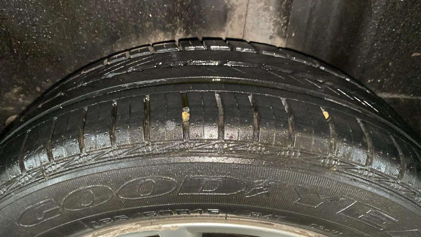 2017 Volkswagen Vento HIGHLINE PETROL AT, Petrol, Automatic, 14,405 km, Left Rear Tyre Tread