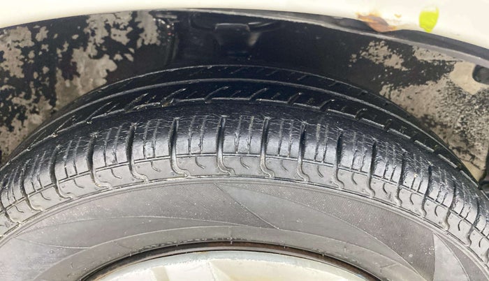 2013 Maruti Alto 800 LXI, Petrol, Manual, 72,815 km, Right Front Tyre Tread