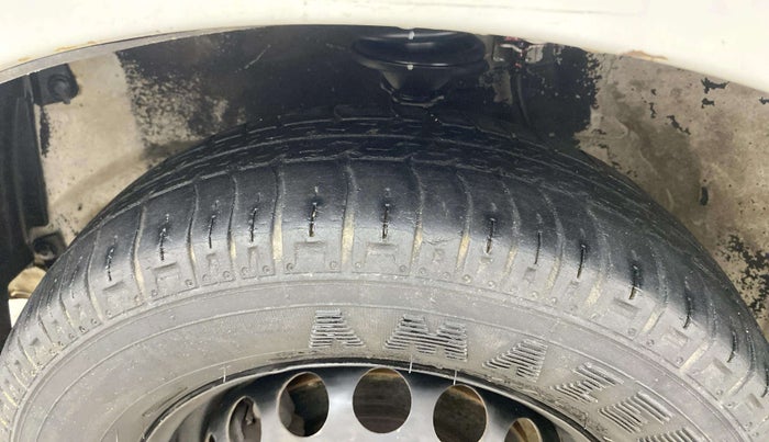 2013 Maruti Alto 800 LXI, Petrol, Manual, 72,815 km, Left Front Tyre Tread