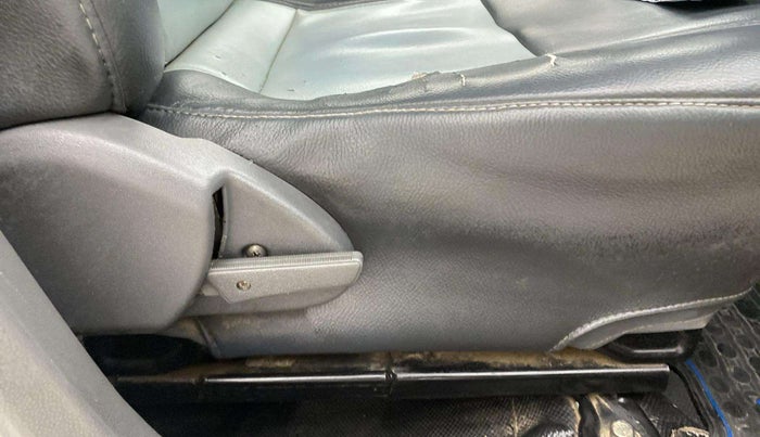2013 Maruti Alto 800 LXI, Petrol, Manual, 72,815 km, Driver Side Adjustment Panel