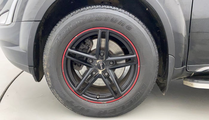 2021 Mahindra XUV500 W9, Diesel, Manual, 46,015 km, Left Front Wheel