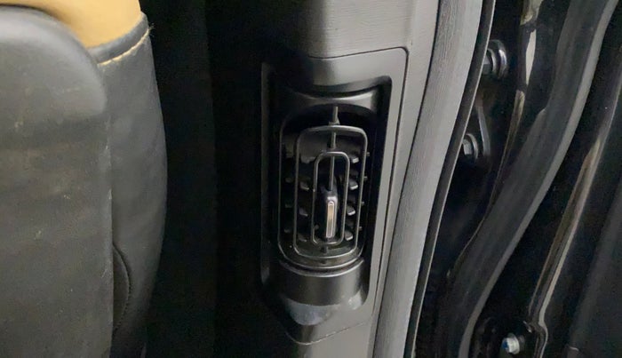 2021 Mahindra XUV500 W9, Diesel, Manual, 46,015 km, Rear AC Vents