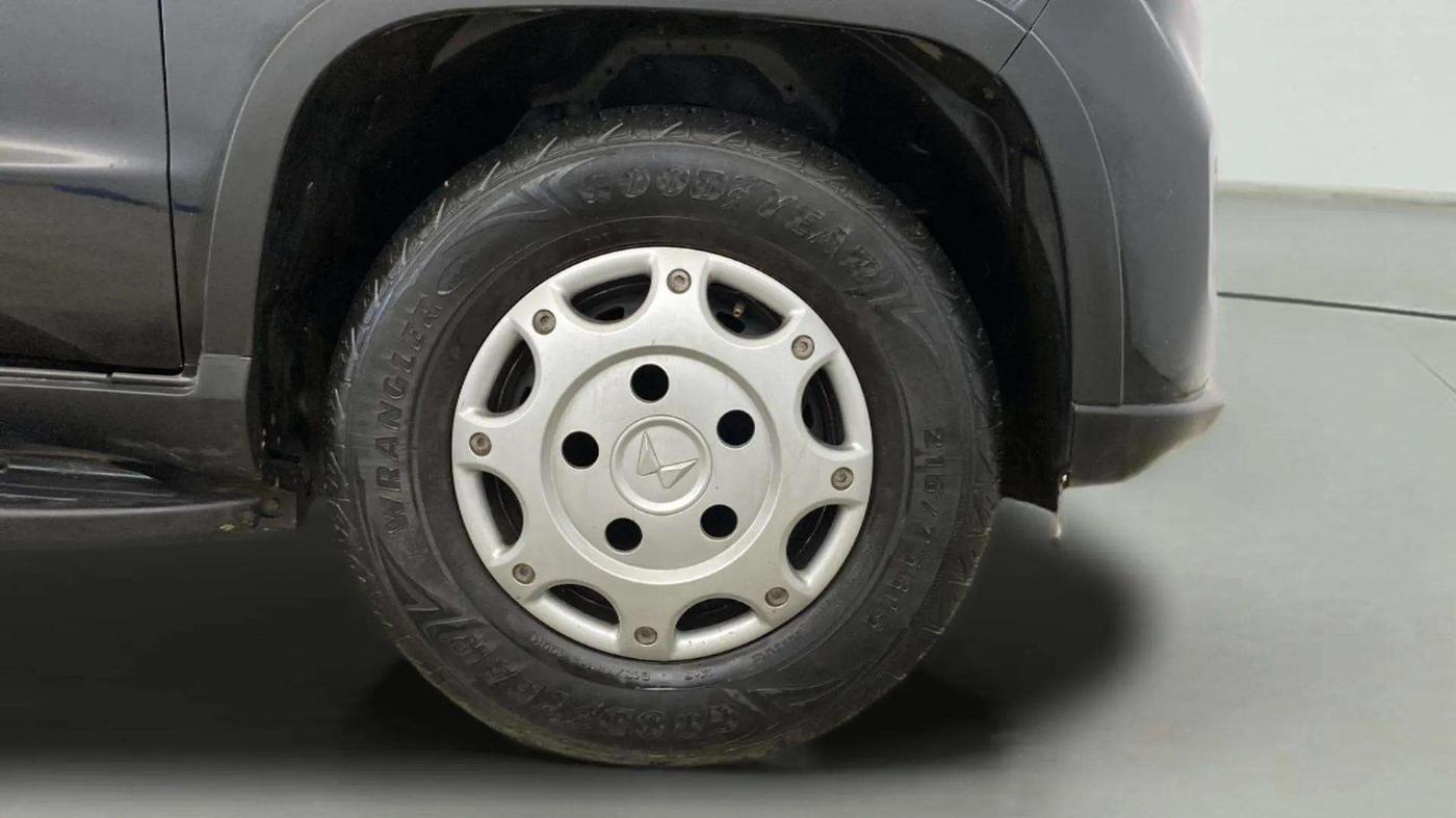 2024 Mahindra BOLERO NEO N 8, Diesel, Manual, 12,126 km, Right Front Wheel