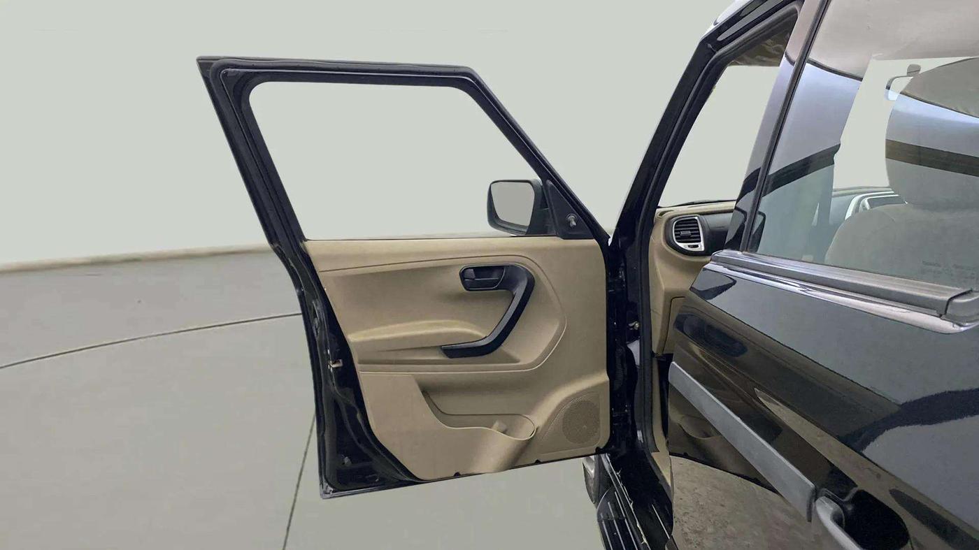 2024 Mahindra BOLERO NEO N 8, Diesel, Manual, 12,126 km, LHS Front Door