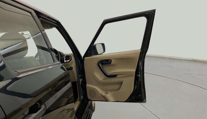 2024 Mahindra BOLERO NEO N 8, Diesel, Manual, 12,126 km, RHS Front Door