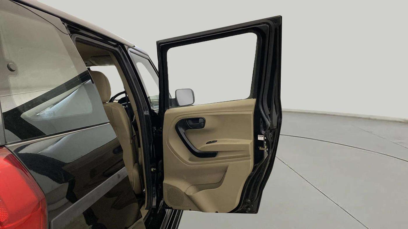 2024 Mahindra BOLERO NEO N 8, Diesel, Manual, 12,126 km, RHS Rear Door