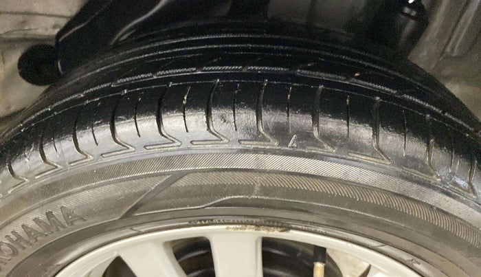 2013 Honda Brio VX MT, Petrol, Manual, 67,765 km, Right Rear Tyre Tread