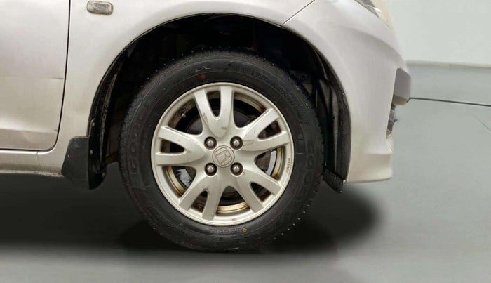 2013 Honda Brio VX MT, Petrol, Manual, 67,765 km, Right Front Wheel