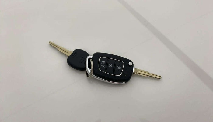 2021 Hyundai NEW I20 SPORTZ 1.0T GDI IMT, Petrol, Manual, 26,669 km, Key Close Up