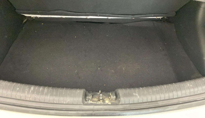 2015 Hyundai Grand i10 MAGNA 1.2 KAPPA VTVT, Petrol, Manual, 82,444 km, Boot Open Zoomed View