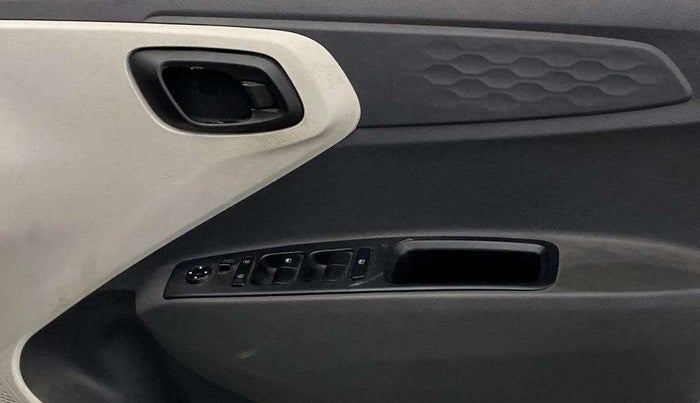 2022 Hyundai AURA S 1.2 CNG, CNG, Manual, 40,165 km, Driver Side Door Panels Control