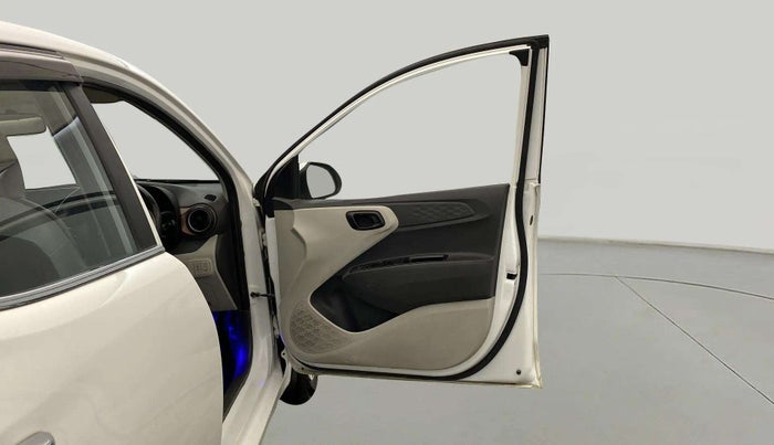 2022 Hyundai AURA S 1.2 CNG, CNG, Manual, 40,165 km, RHS Front Door