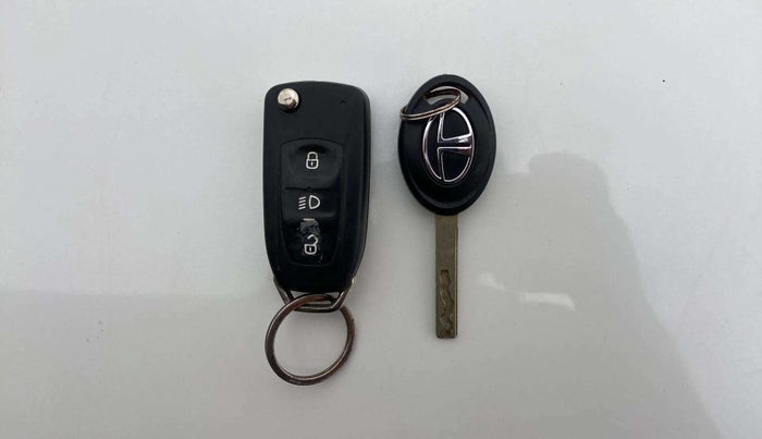 2019 Tata Tiago XZ PLUS PETROL, Petrol, Manual, 1,26,422 km, Key Close Up