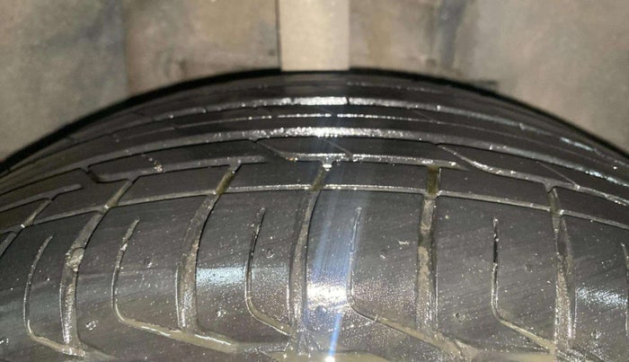 2019 Tata NEXON XZA PLUS PETROL, Petrol, Automatic, 93,500 km, Right Front Tyre Tread