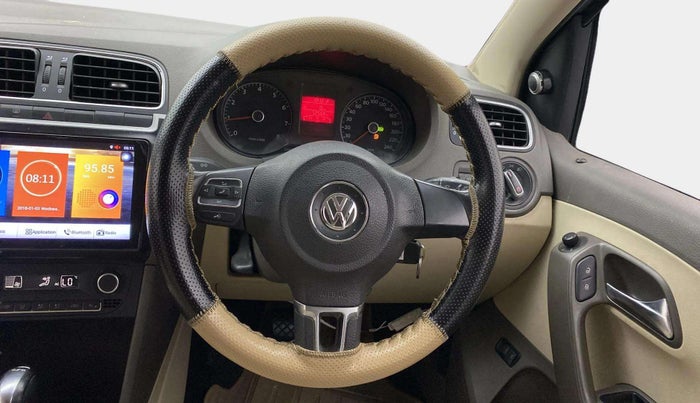 2014 Volkswagen Vento HIGHLINE PETROL AT, Petrol, Automatic, 52,530 km, Steering Wheel Close Up