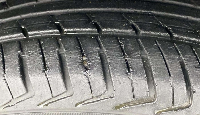 2019 Renault Kwid RXT 0.8, Petrol, Manual, 38,943 km, Left Front Tyre Tread
