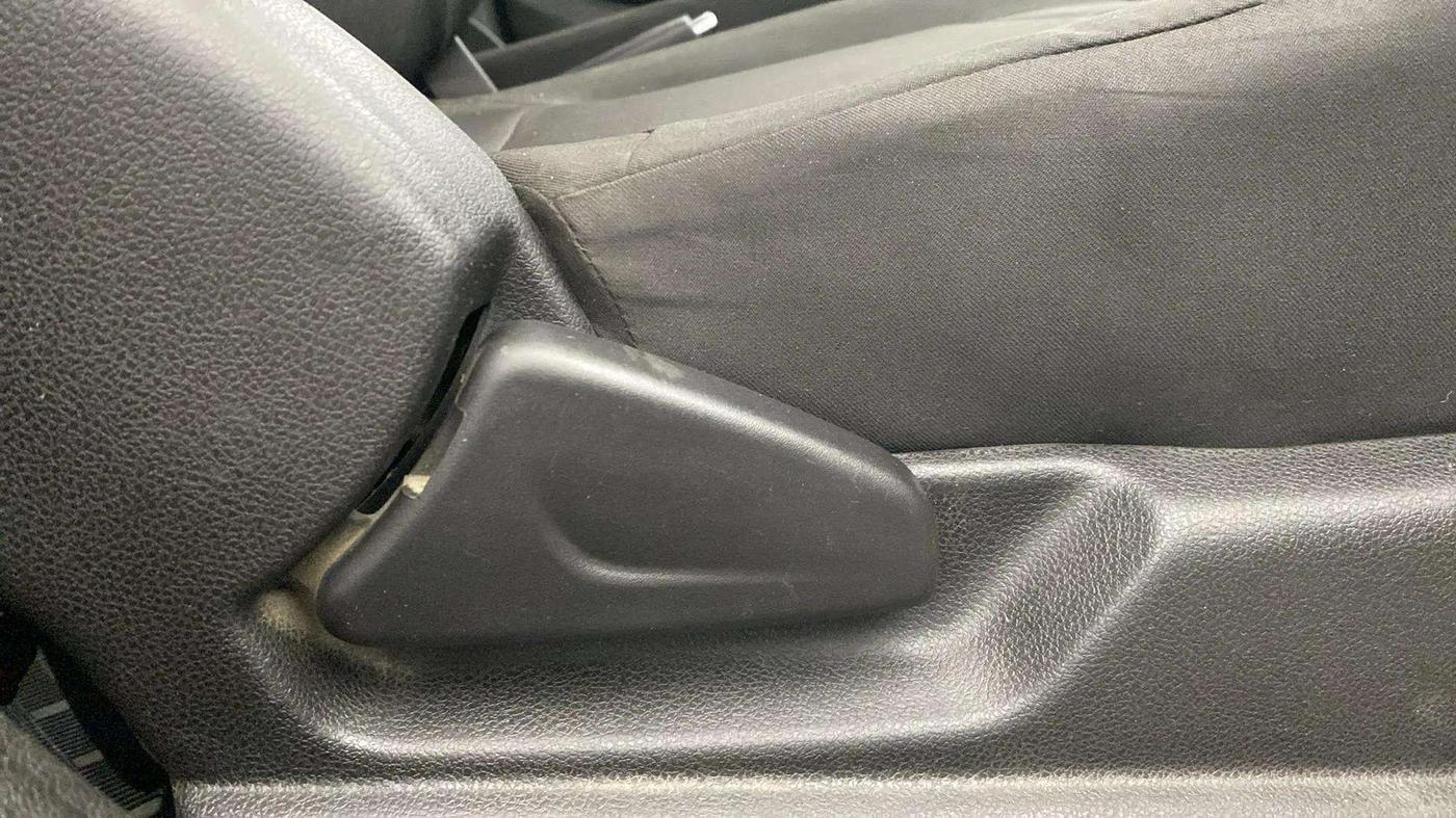 2019 Renault Kwid RXT 0.8 (O), Petrol, Manual, 77,338 km, Driver Side Adjustment Panel