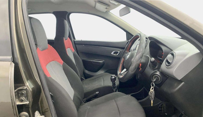 2019 Renault Kwid RXT 0.8 (O), Petrol, Manual, 77,352 km, Right Side Front Door Cabin