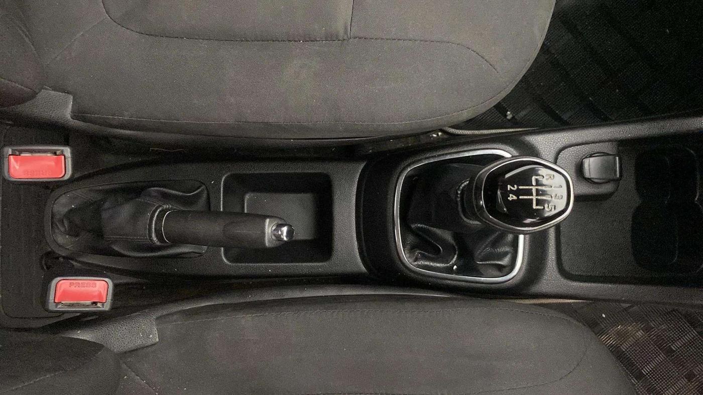 2019 Renault Kwid RXT 0.8 (O), Petrol, Manual, 77,338 km, Gear Lever