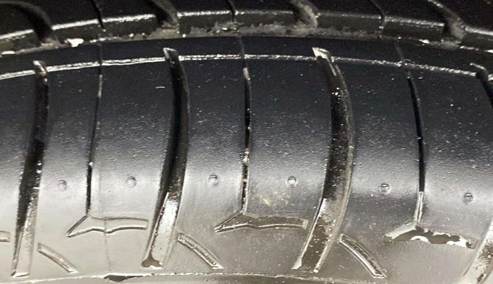 2021 Maruti Baleno ZETA PETROL 1.2, Petrol, Manual, 70,630 km, Left Front Tyre Tread